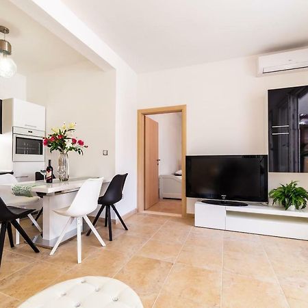 Ln New Apartment สปลิท ภายนอก รูปภาพ