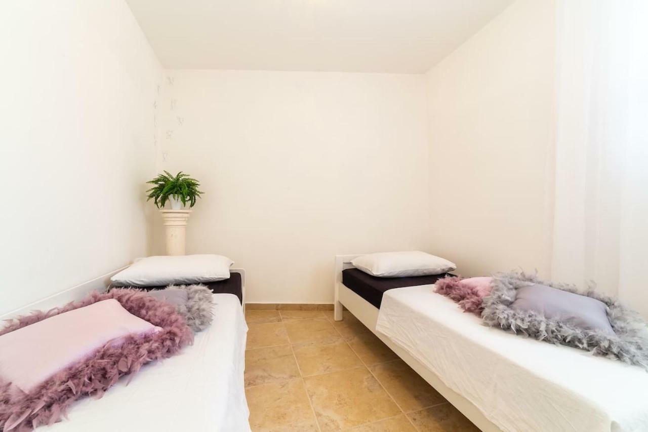 Ln New Apartment สปลิท ภายนอก รูปภาพ