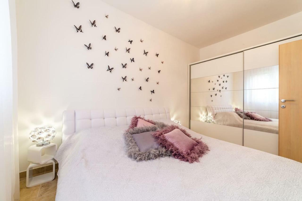Ln New Apartment สปลิท ภายนอก รูปภาพ