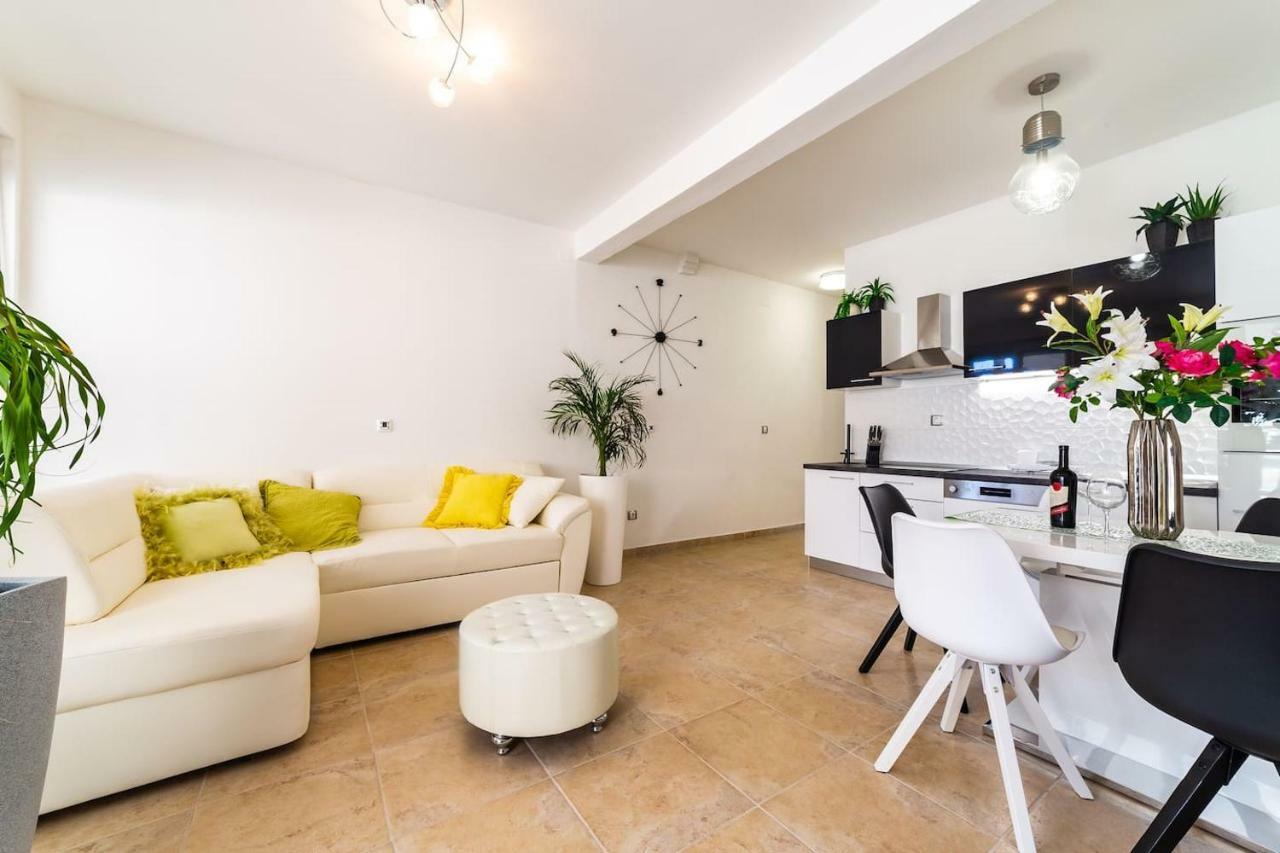 Ln New Apartment สปลิท ภายนอก รูปภาพ
